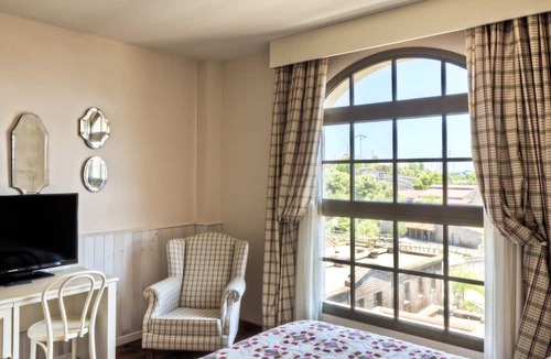 Salou Hotel | PortAventura Hotel Gold River - Includes unlimited access to PortAventura Park & 1 day access to Ferrari Land