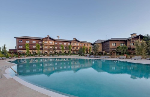 Salou Hotel | PortAventura Hotel Colorado - Includes unlimited access to PortAventura Park & 1 day access to Ferrari Land