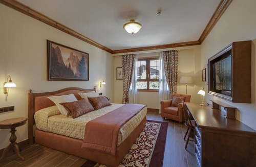 Salou Hotel | PortAventura Hotel Colorado - Includes unlimited access to PortAventura Park & 1 day access to Ferrari Land