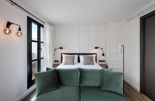 Gothic Quarter Hotel | Yurbban Ramblas Boutique Hotel