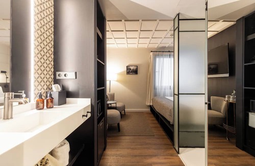 Gothic Quarter Hotel | Yurbban Ramblas Boutique Hotel