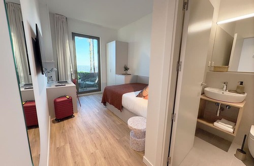 Esplugues de Llobregat Hotel | Aparto Diagonal Suites