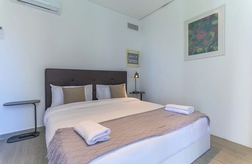 Ghazir Apartment | GlassHaus Rooftop 2-BR & Pool in Ghazir