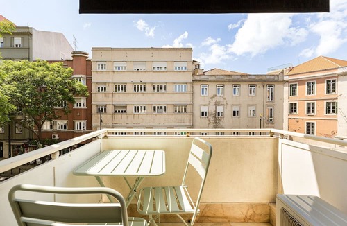 Santa Isabel House | DOME Alvares Cabral