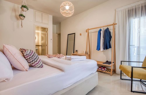 Zouk Mosbeh Apartment | Vinyl 3-Bedroom Apartment in Zouk Mikael