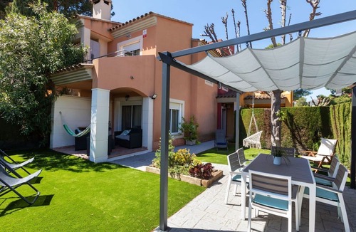 Miami Platja House | Wonderful villa for 6 people with pool, WIFI, A/C, TV and patio