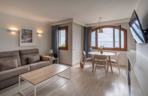 Roses Town Center Hotel | Prestige Mar y Sol