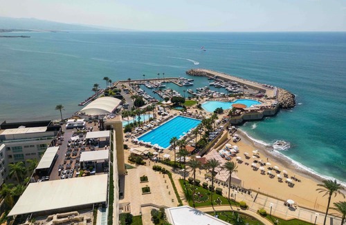Raouche Hotel | Mövenpick Hotel Beirut