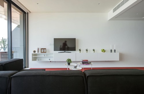 Hamra Hotel | 1866 Court & Suites