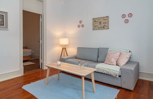 Penha de Franca Apartment | Anjos' City Escape by LovelyStay - 3