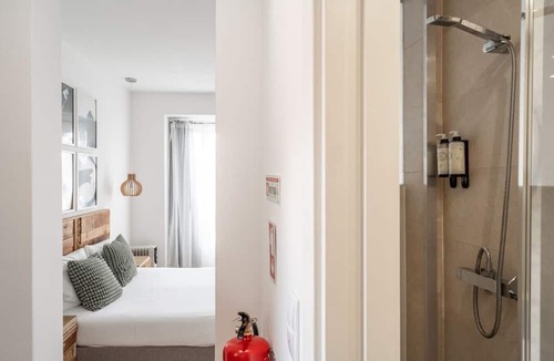 Sao Cristovao e Sao Lourenco Apartment | Studio with Stunning Views to river and old town by Lisbeyond