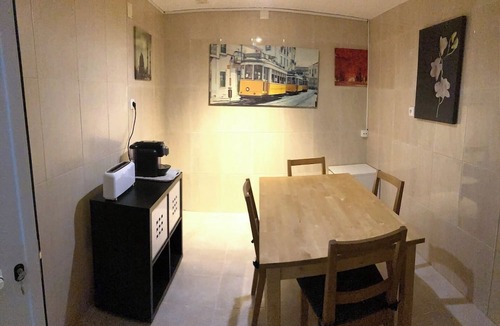 Penha de Franca Apartment | Lisbon T2 apartment in typical villa, Sapadores