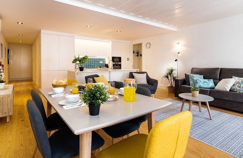 Encarnacao Apartment | Stunning 2BDR Apartment in Chiado by LovelyStay