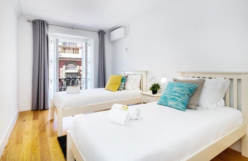 Encarnacao Apartment | Stunning 2BDR Apartment in Chiado by LovelyStay