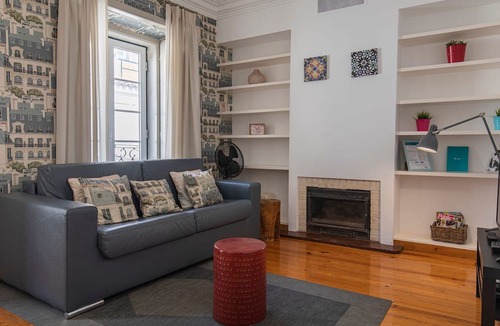 Sacramento Apartment | Condessa 2BDR Duplex by LovelyStay