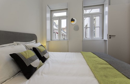 Penha de Franca Condo | Charming Apartment in a Private Condominium at Graça