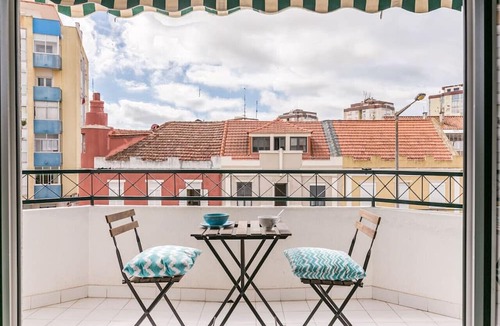 Costa de Caparica Apartment | Beach Apt with Balcony - 2 min walk to the beach by Lisbeyond