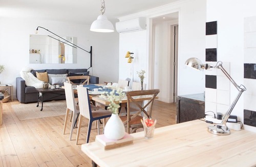 Santos Apartment | Bica 1 - Cordoeiros - Wonderful two bedroom apartment, fully renovated and decorated with lots of co