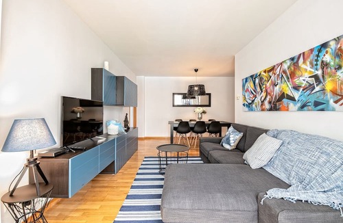 Ripollet Apartment | Apartamento lujo& piscina junto Barcelona Centro
