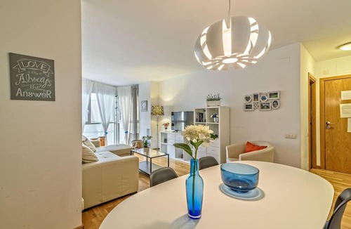 Barcelona Apartment | Apartamento&piscina cerca de Barcelona