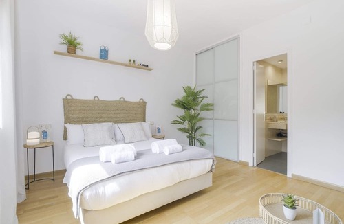 el Fort Pienc Apartment | Sweett | Monumental - Three Bedroom Apartment, Sleeps 6