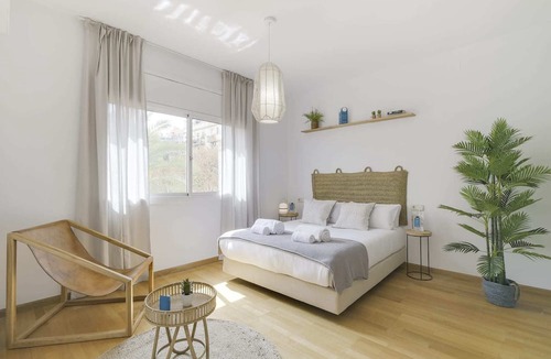el Fort Pienc Apartment | Sweett | Monumental - Three Bedroom Apartment, Sleeps 6