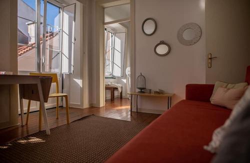 Misericordia Apartment | Bica Yellow Tram Flat