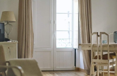 Misericordia Apartment | A Portuguesa I, at Bica's Funicular Street