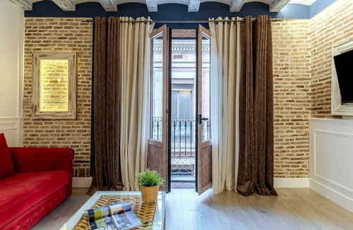 Gothic Quarter Hotel | Enjoybcn Colon Apartments