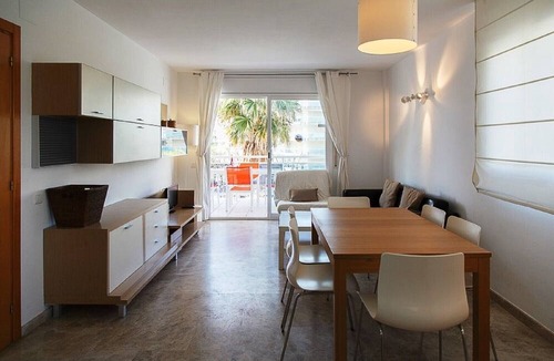 Salou City Centre Apartment | Nice family apartment near PortAventura · UHC VENTURA PARK 3D