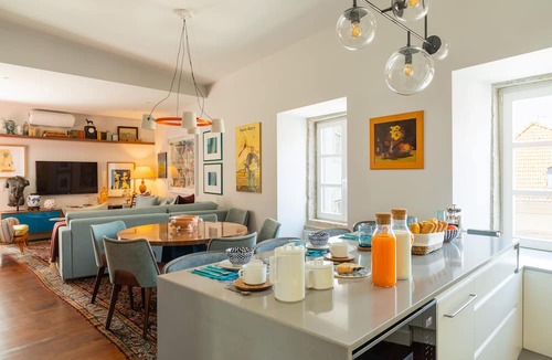 Socorro Apartment | By the Castle | LUXURIOUS, PRIVATE GARDEN & HEATED SWIMMING POOL
