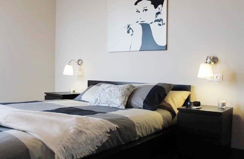 El Poble-sec Apartment | Incredible apartment-central-sea view-near the beach-Free Wifi.
