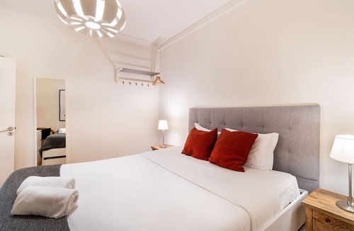 Encarnacao Apartment | Central Bairro Alto 3E by Central Hill