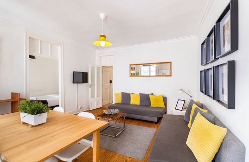 Encarnacao Apartment | Central Bairro Alto 3E by Central Hill