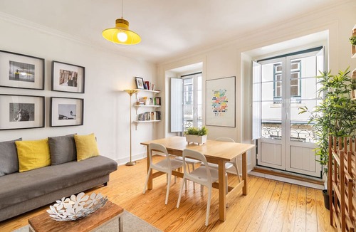 Encarnacao Apartment | Central Bairro Alto 3E by Central Hill