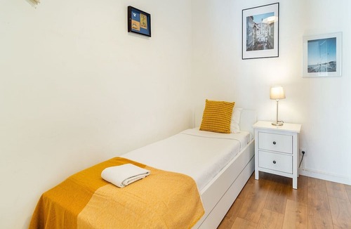 Principe Real Apartment | Large Central with View 3E by Central Hill
