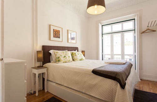 Principe Real Apartment | Large Central with View 3E by Central Hill