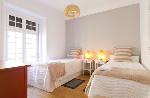 Misericordia Apartment | Central Chiado 2E by Central Hill