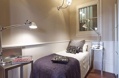 Eixample Apartment | My Space Barcelona Near La Pedrera, 2 apartments for up to 14 pax
