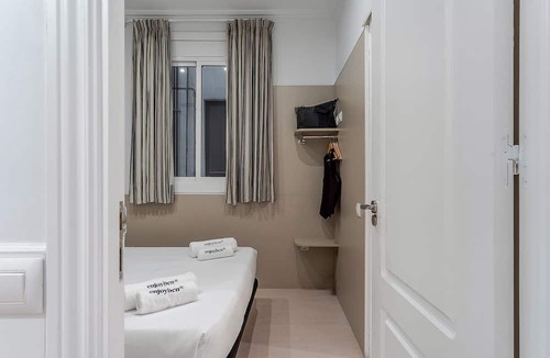 Eixample Apartment | In the heart of Eixample, in a pedestrian area, ideal for families.