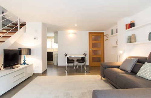 la Vila de Gracia Apartment | Cozy 2-bedroom apartment with a pool next to Paseo de Gracia