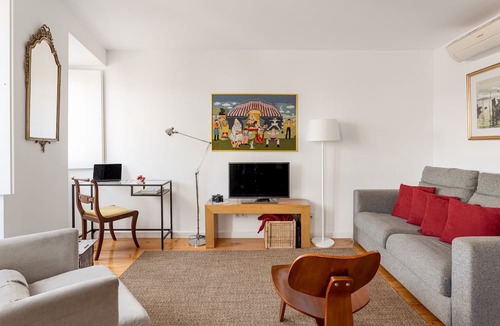 Sacramento Apartment | Chiado | STYLISH & GREAT VIEW | Family-Friendly