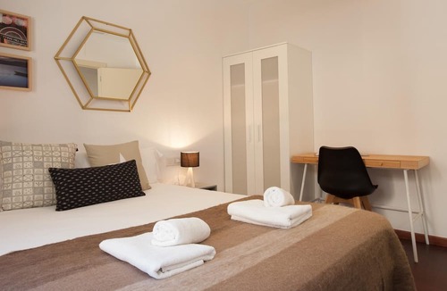 El Port Apartment | Europa Fira Apartment 12