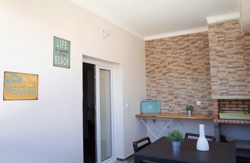 Costa de Caparica Apartment | Lisbon Beach Apartments 2. Beach 500 Mts, terrace, barbecue, pets welcome.
