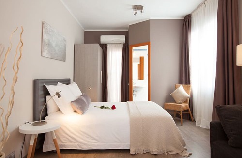 El Camp de l'Arpa del Clot Apartment | Studio apartment Barcelona with terrace