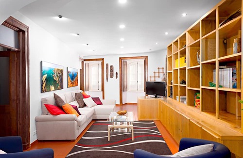 Sacramento Apartment | In Chiado, heart of Lisbon, the space and comfort of a family apartment.