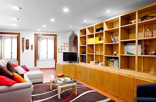 Sacramento Apartment | In Chiado, heart of Lisbon, the space and comfort of a family apartment.