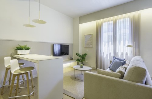 El Raval Apartment | Bright one bedroom apartment in the city center