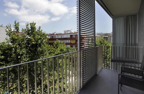 Les Corts Apartment | One-bedroom apartment with sofa bed and balcony