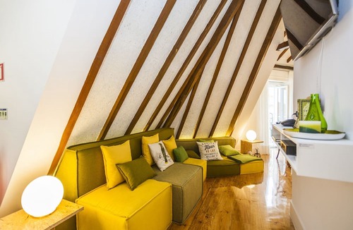 Sacramento Apartment | Carmo Chiado